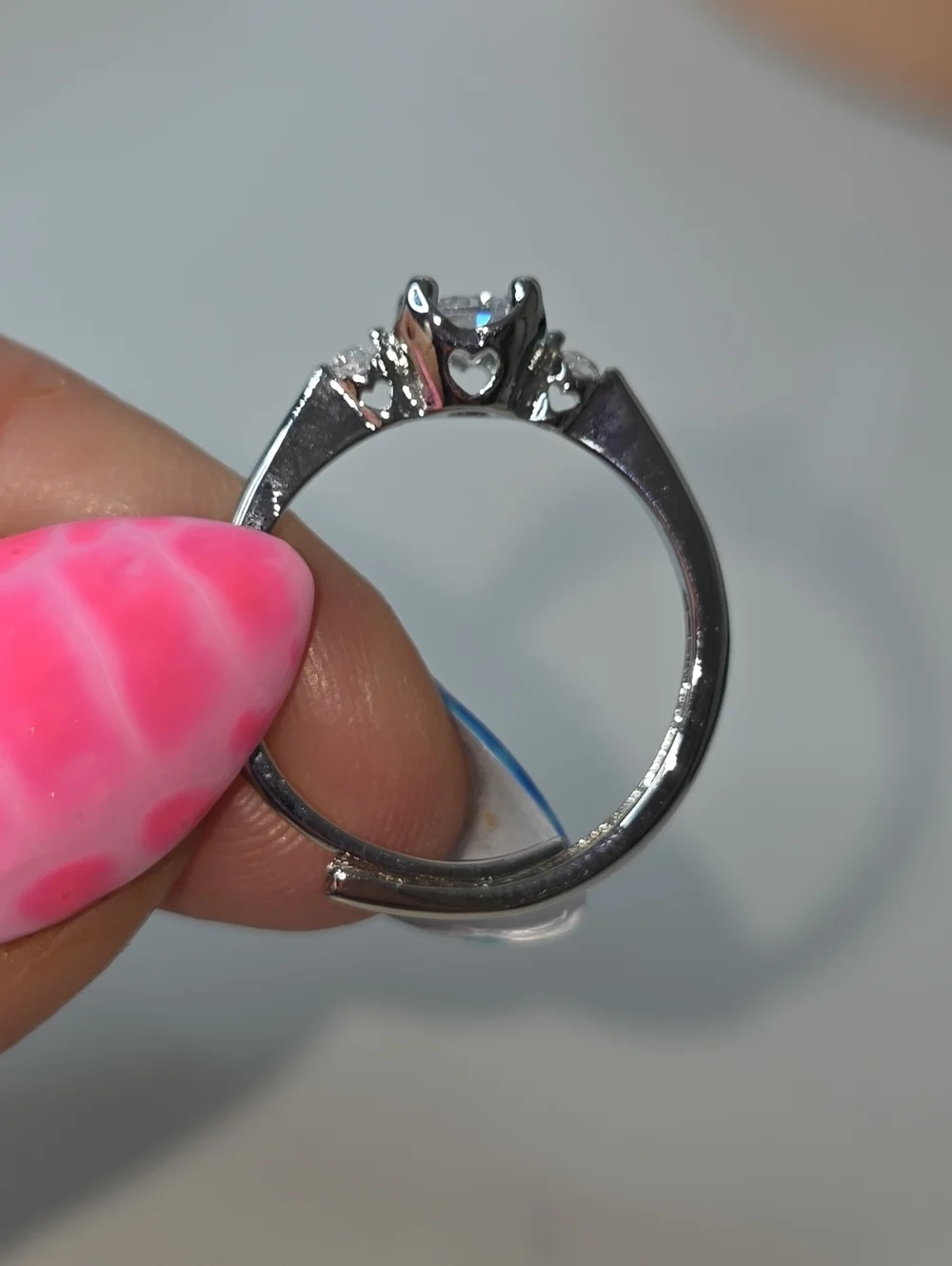 Silver Plated Three Stone Sparkly Cubic Zirconia Adjustible Heart Detail Ring